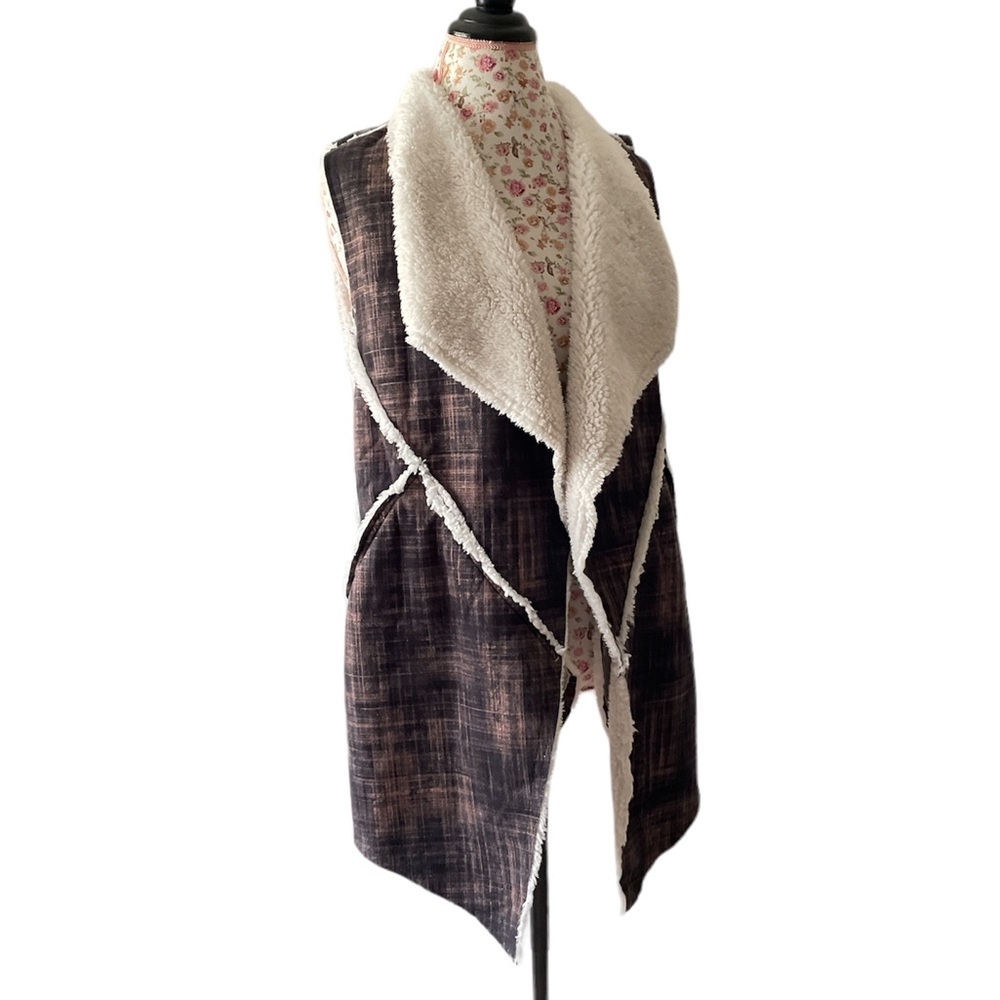LulaRoe Women's Medium Brown Off White Plaid Print Marlow Open Sherpa Warm Vest